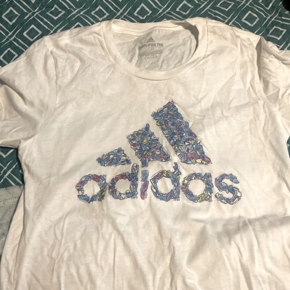 Adidas,color is blue,white,yellow,pink